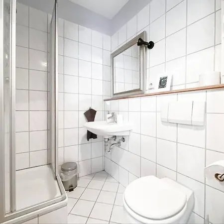 Schoene Mit Blick Ueber Stadtwald Лейпциг